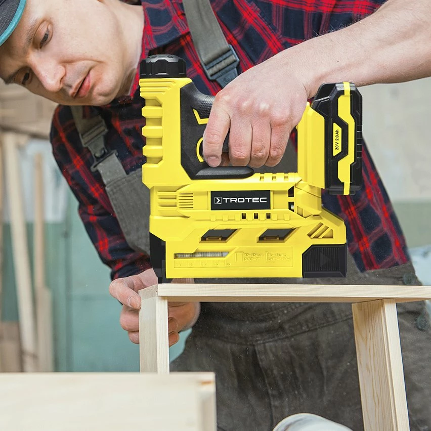 Best deal 👍 TROTEC Agrafeuse électrique sans fil PTNS 10-20V Bricolage 30 coups par minute 6 niveaux de puissance 🤩 5 Best deal 👍 TROTEC Agrafeuse électrique sans fil PTNS 10-20V Bricolage 30 coups par minute 6 niveaux de puissance 🤩 – Image 5